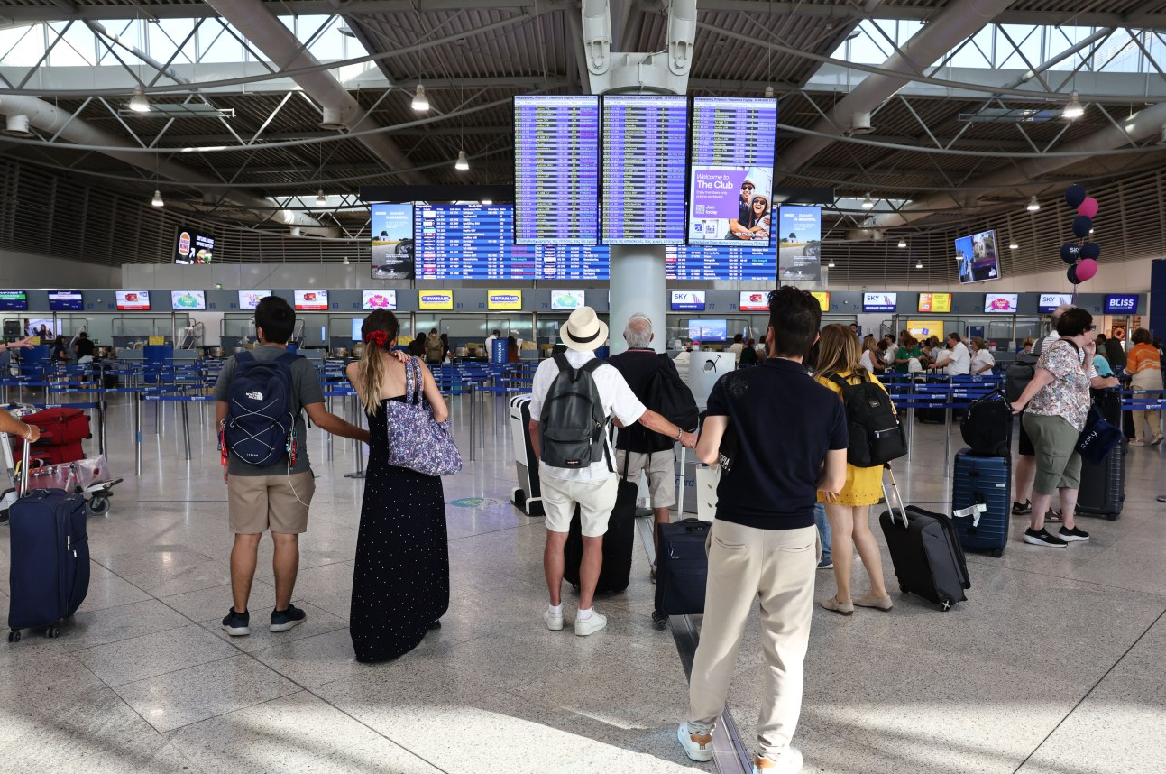 Καθυστερήσεις και ουρές για δεύτερη ημέρα στο Ελ. Βενιζέλος: Πάνω από 266 πτήσεις επηρεασμένες