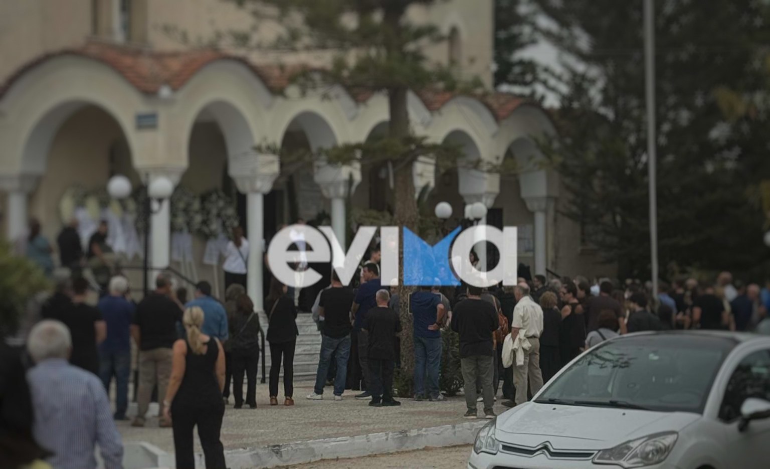 Θρήνος για τον 20χρονο ναυτεργάτη στην κηδεία του στην Εύβοια