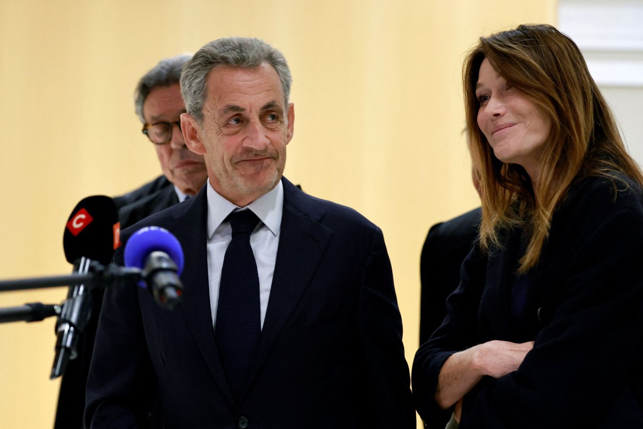 Κάρλα Μπρούνι: Η στήριξη στον Νικολά Σαρκοζί κατά την αποφυλάκισή του