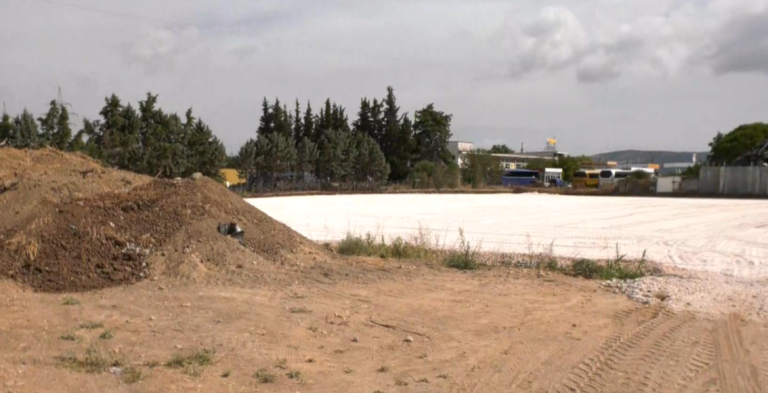 Θεσσαλονίκη: Μπάζωσε ρέμα για να φτιάξει γήπεδο ποδοσφαίρου στον Εύοσμο