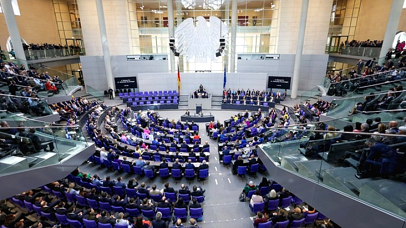 Διαφωνίες και ανατροπές στον κυβερνητικό συνασπισμό της Γερμανίας για τη στρατιωτική θητεία