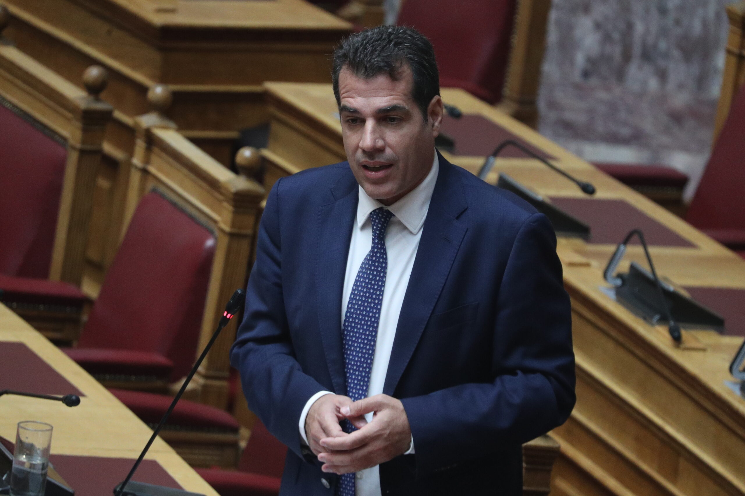 Πλεύρης: Ο Δήμος Αθηναίων απέδειξε ότι δεν μπορούσε να σεβαστεί τον Άγνωστο Στρατιώτη και πέρασε η αρμοδιότητα στον στρατό