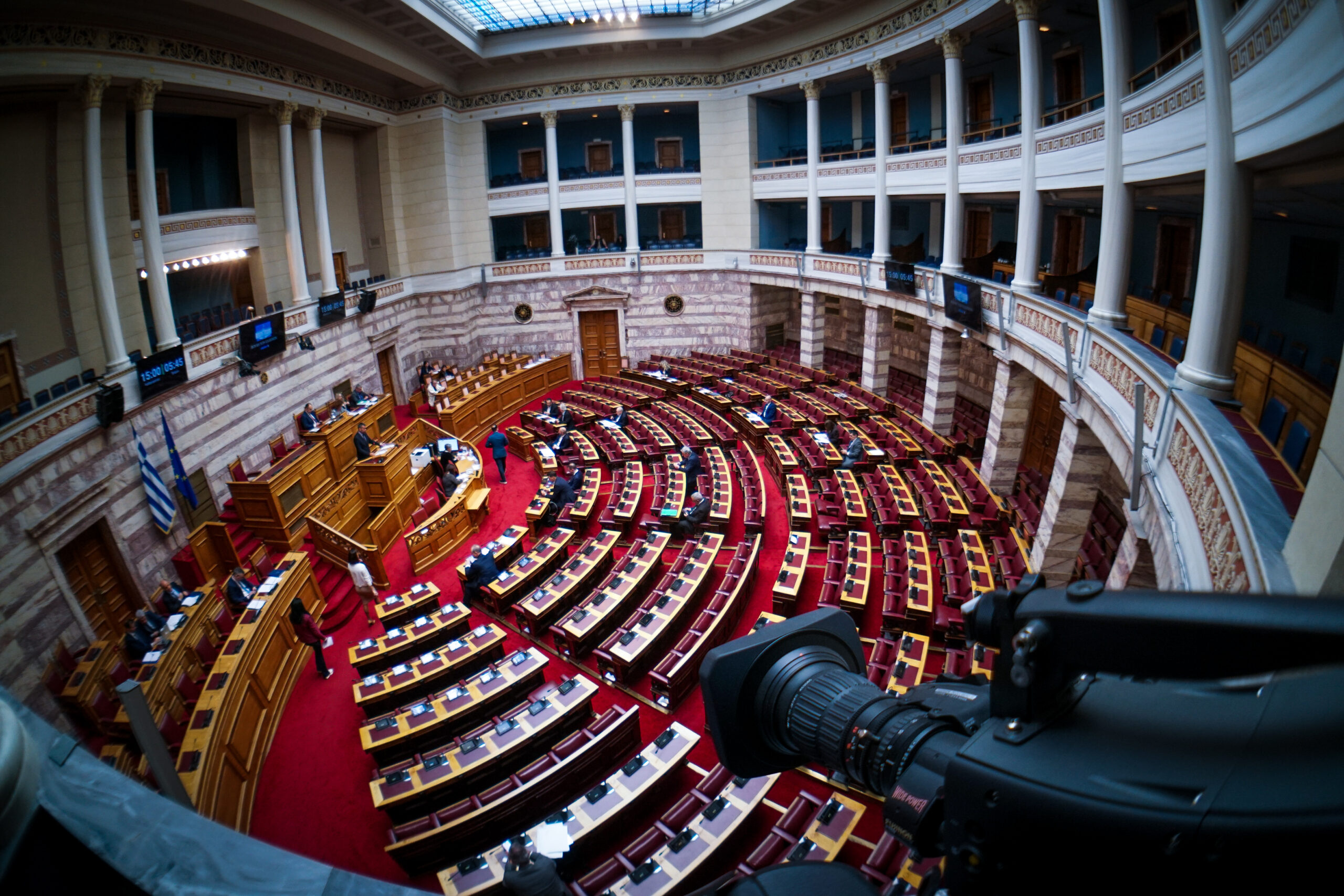 Άγνωστος Στρατιώτης: Ένσταση αντισυνταγματικότητας από το ΠΑΣΟΚ – Live η συζήτηση στη Βουλή