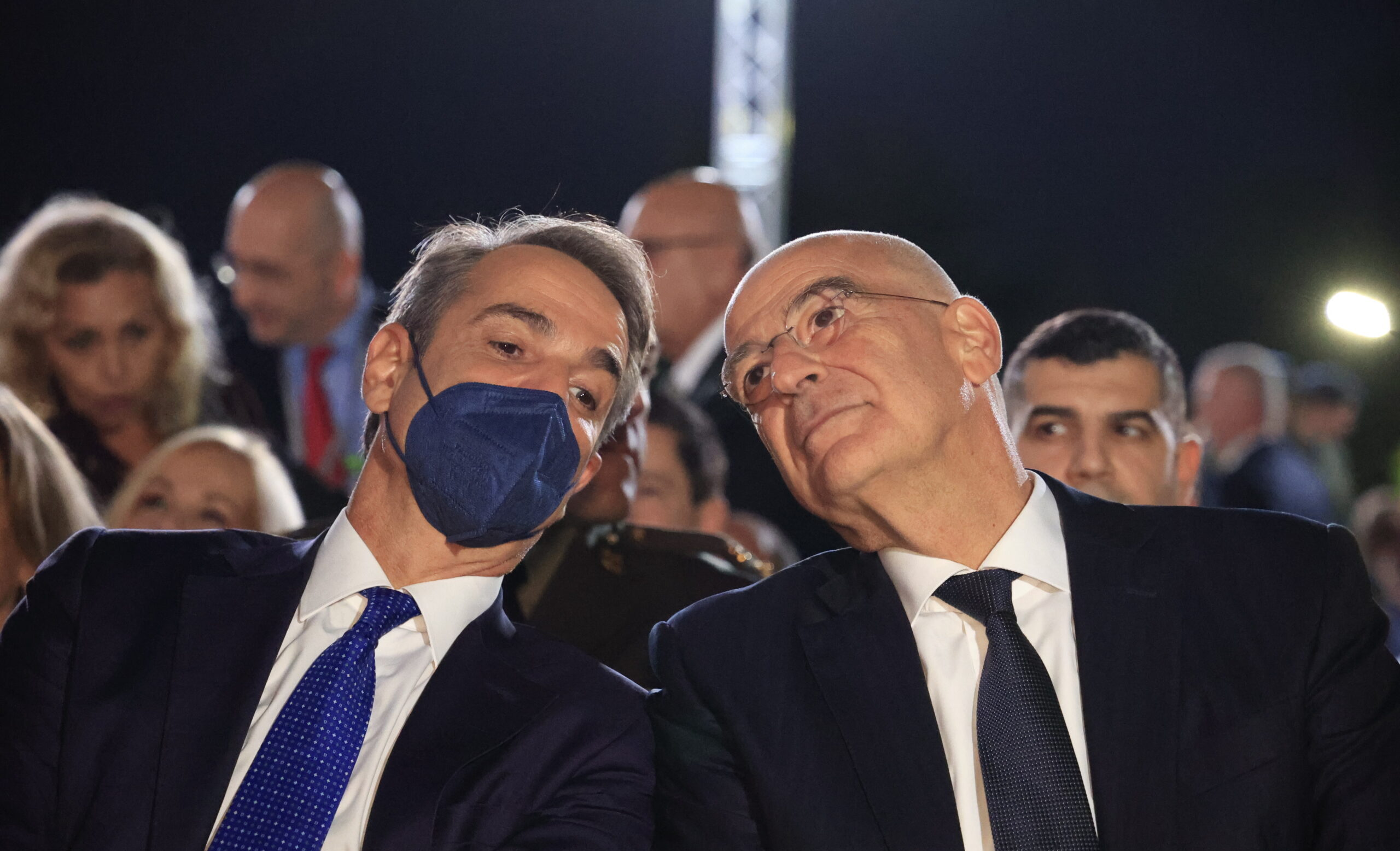 Μητσοτάκης – Δένδιας σε κοινό βηματισμό στο Πεντάγωνο: Νέα εποχή για τις Ένοπλες Δυνάμεις και διαγωνισμός για Άγνωστο Στρατιώτη