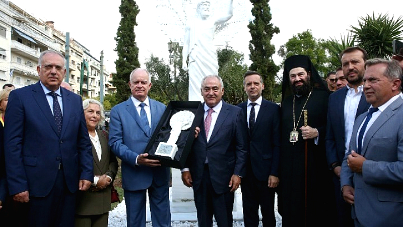 Αγάλματα τιμής για τους μικρομεσαίους επαγγελματίες στην Αθήνα