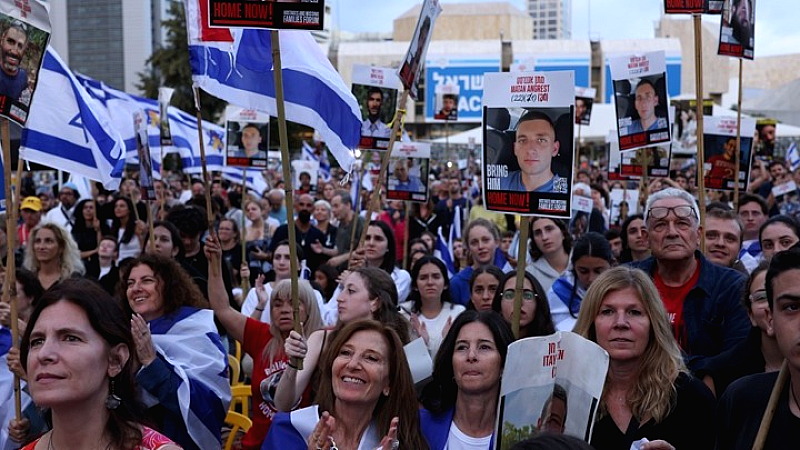 Αρχίζει η απελευθέρωση των ομήρων από τη Χαμάς στη Γάζα