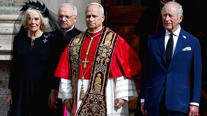 Η ιστορική προσευχή του Βρετανού βασιλιά και του πάπα στο Βατικανό