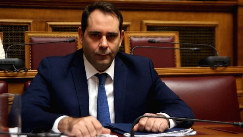 Εξελίξεις στη Βουλή: Ο Θάνος Πετραλιάς προαναγγέλλει τροπολογίες και υπερασπίζεται τη φορολογική μεταρρύθμιση