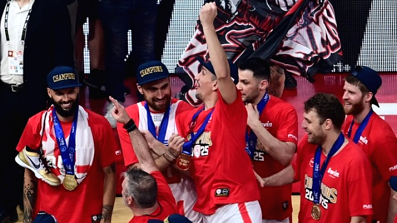 Βραβεύσεις για Βεζένκοφ, Φουρνιέ και Μιλουτίνοφ στην κορυφαία πεντάδα της GBL
