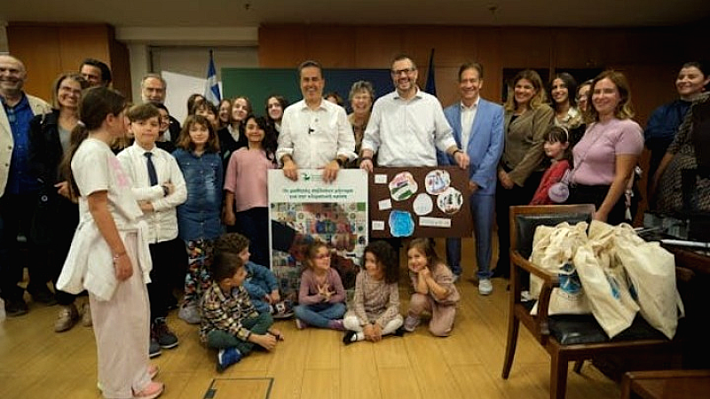 Χιλιάδες μαθητές στέλνουν ηχηρό μήνυμα για την κλιματική κρίση ενόψει της COP30