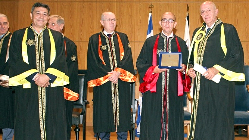 Επίτιμος διδάκτορας του ΠΑΜΑΚ ο πρόεδρος του ΣΕΒ: Μια ομιλία που εμπνέει τους νέους