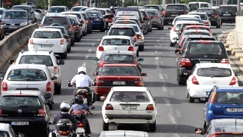 Η ΕΕ ενισχύει τους κανόνες οδήγησης για την ασφάλεια στους δρόμους