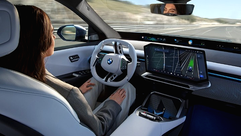 Η BMW αναβαθμίζει την αυτόνομη οδήγηση με την καινοτόμο τεχνολογία Motorway Assistant
