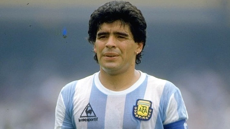 Η Νάπολη γιορτάζει τα 65α γενέθλια του Ντιέγκο Μαραντόνα με ξεχωριστό τρόπο