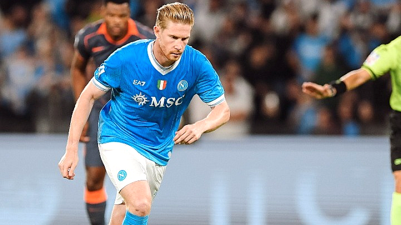 Επιστροφή στις νίκες για τη Νάπολι με 3-1 απέναντι στην Ίντερ – Ανησυχία για τον τραυματισμό του Ντε Μπρόινε