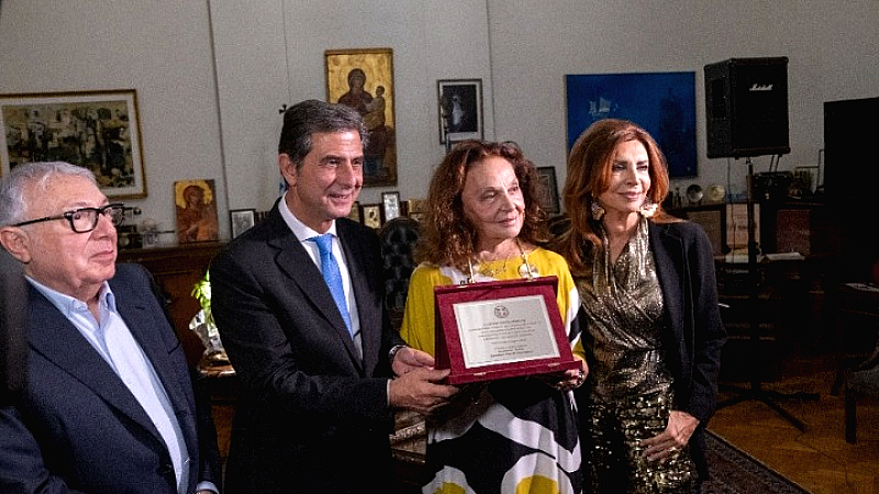 Η Νταϊάν φον Φίρστενμπεργκ επιστρέφει στη Θεσσαλονίκη και τιμάται από τον Κ. Γκιουλέκα