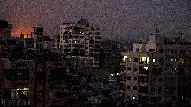 Σφοδρές επιθέσεις από ισραηλινά αεροσκάφη στη Γάζα