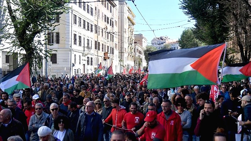 Ιταλία: Εντυπωσιακή συμμετοχή στην γενική απεργία των συνδικάτων Cgil και Usb