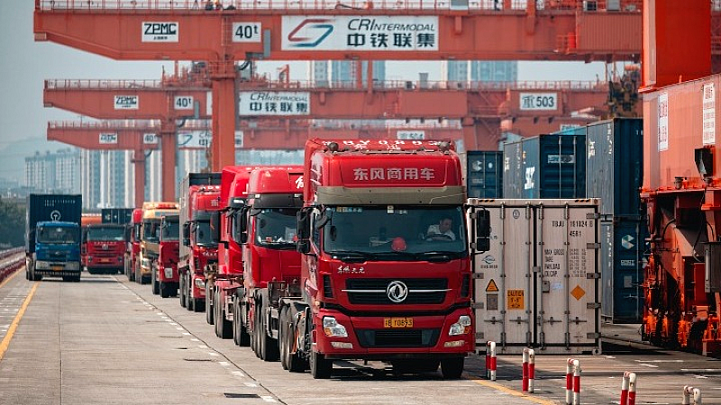 Κίνα: Εντυπωσιακή αύξηση 70,3% στον όγκο εμπορικών φορτίων μέσω του Νέου Διεθνούς Διαδρόμου Εμπορίου