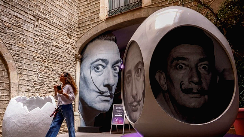 Ρεκόρ πώλησης για το κολιέ του Σαλβαντόρ Νταλί σε δημοπρασία της Sotheby’s