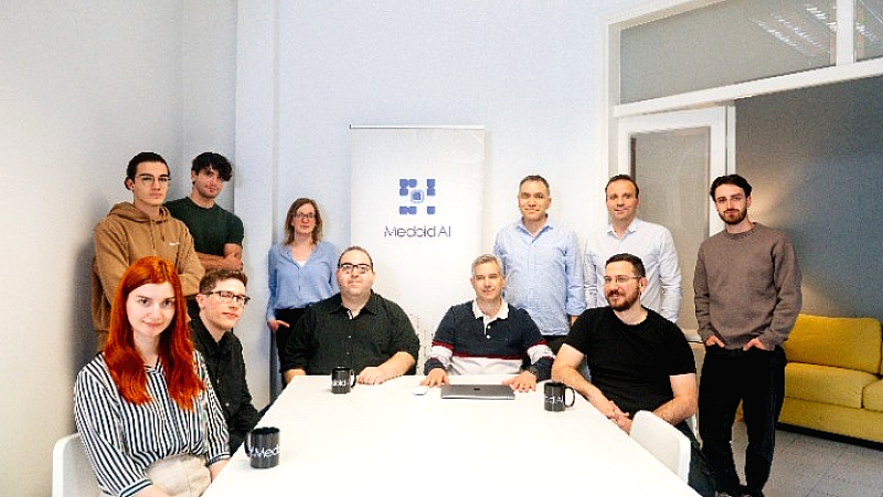 Medoid AI: Η ισχυρή εξαγωγική spin-off του ΑΠΘ και οι προκλήσεις στην ενσωμάωση της τεχνητής νοημοσύνης από τις ελληνικές επιχειρήσεις