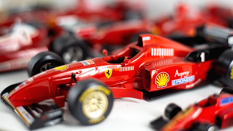 Εντυπωσιακή έκθεση 600 μινιατούρων αυτοκινήτων στο ΝΟΗΣΙΣ