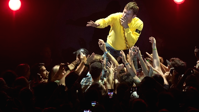 Η επιρροή των Oasis στη Britpop σύμφωνα με τον Ντέιμον Άλμπαρν