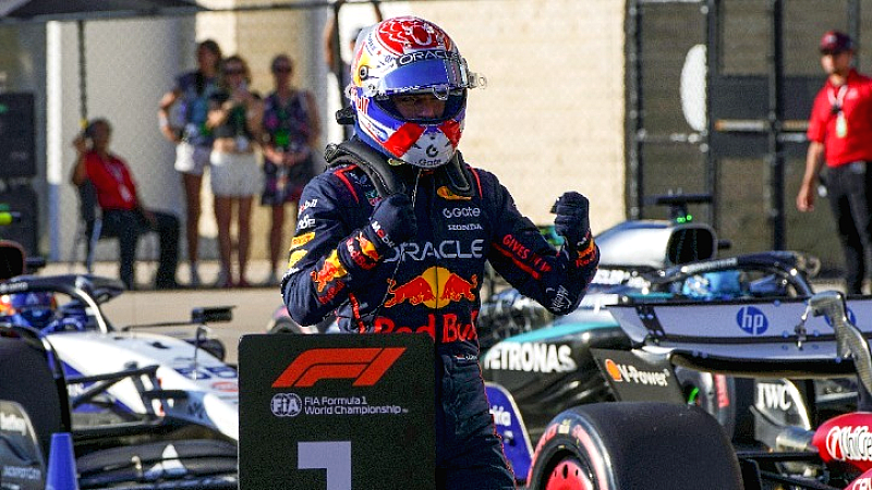 Ο Μαξ Φερστάπεν καταλαμβάνει την pole position στο γκραν πρι των ΗΠΑ