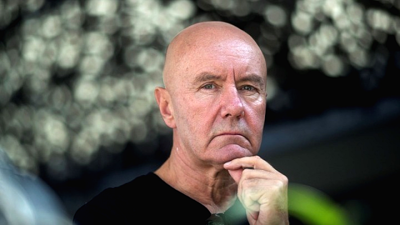 Ο Ίρβιν Γουέλς προειδοποιεί για τους κινδύνους της τεχνολογίας