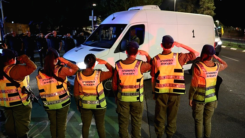 Ο ισραηλινός στρατός επιβεβαίωσε την ταυτοποίηση δύο ομήρων που παραδόθηκαν από τη Χαμάς