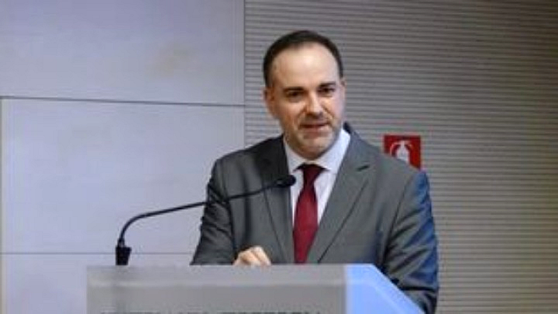Οι τεχνοηθικοί πανικοί της ανθρωπότητας: Από τον Πλάτωνα μέχρι την τεχνητή νοημοσύνη