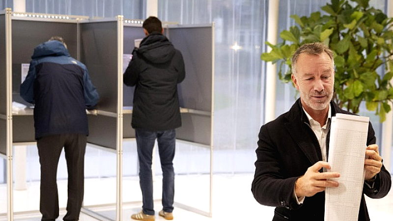 Ολλανδία: Η ακροδεξιά υποχωρεί, ανοίγοντας τον δρόμο για έναν κεντρώο κυβερνητικό συνασπισμό