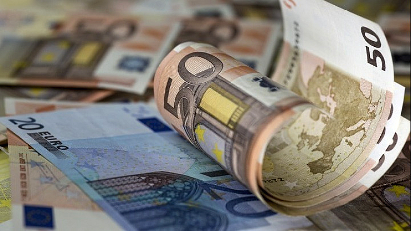 Αξιοσημείωτο πρωτογενές πλεόνασμα 9,35 δισ. ευρώ στο 9μηνο – Φορολογικά έσοδα 2,18 δισ. ευρώ πάνω από τον στόχο