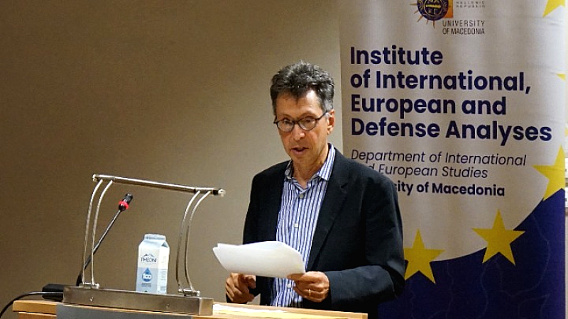 Η φιλελεύθερη παγκόσμια τάξη ραγίζει: Ο καθηγητής Steven Lobell αναλύει την αμερικανική εξωστρέφεια και τον ρεαλισμό