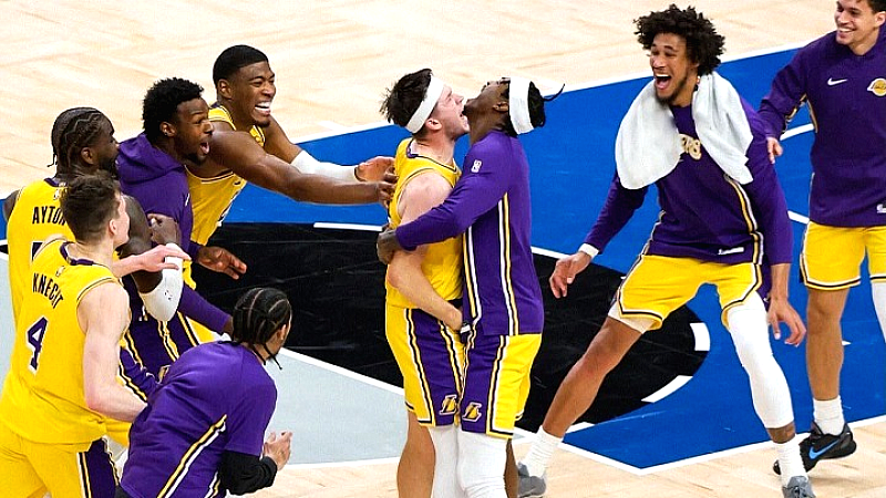 Νίκη για τους Λέικερς με σουτ του Ριβς στην εκπνοή στη Μινεάπολις
