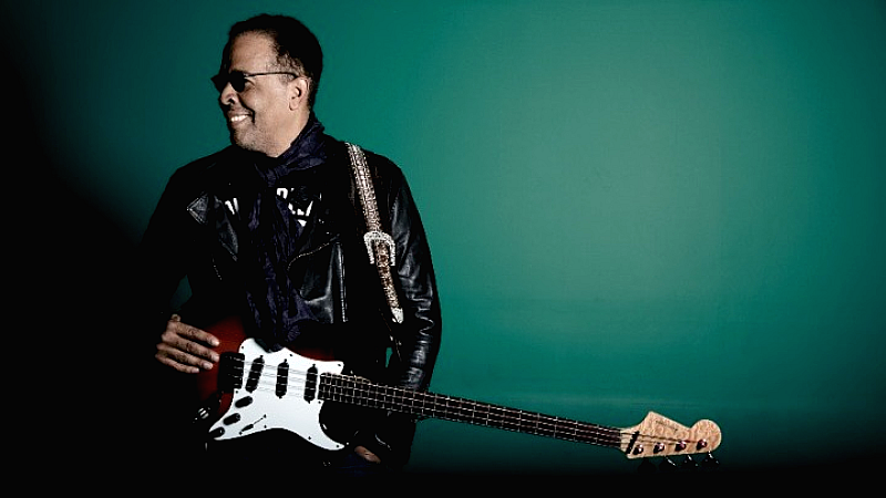 Η επιστροφή του θρυλικού βιρτουόζου τζαζ Stanley Clarke στο Θέατρο Παλλάς