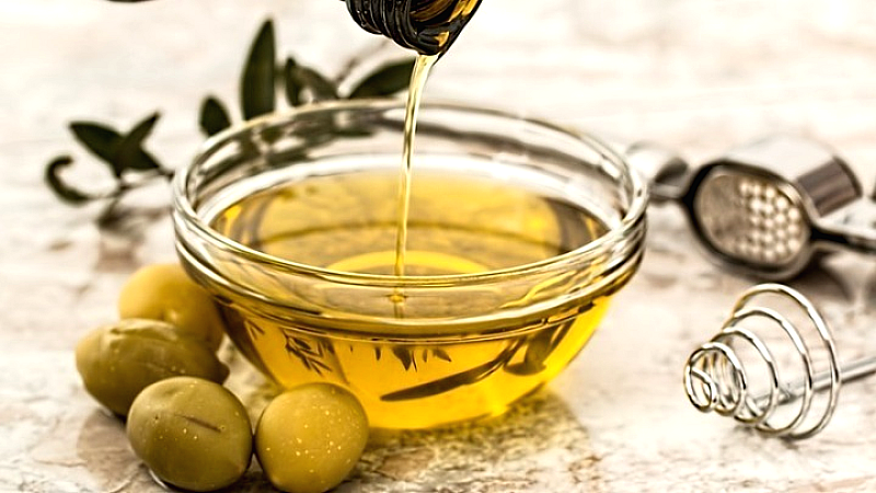 Συγκρατημένη αισιοδοξία για την παραγωγή ελαιολάδου το 2023 – Προκλήσεις από κόστος και κλιματική αλλαγή