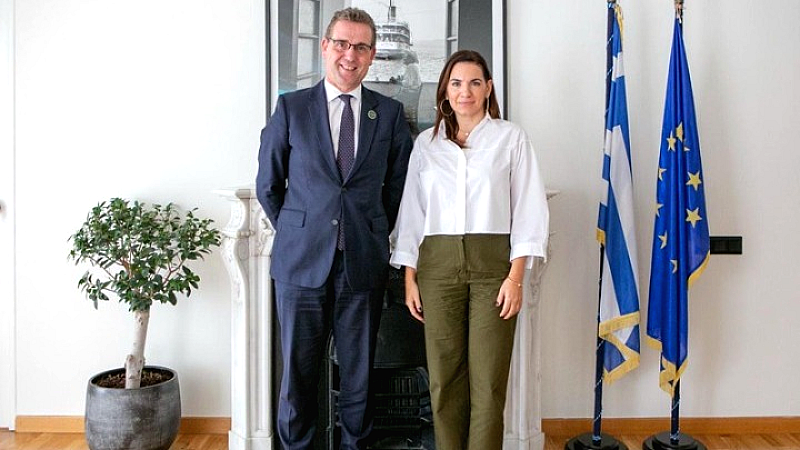 Στρατιωτικά κοιμητήρια: Συνάντηση Κεφαλογιάννη με τον Βρετανό πρέσβη