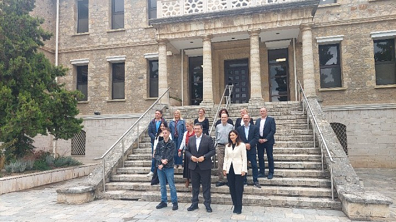 Επίσκεψη του Ευρωπαίου Επιτρόπου Απόστολου Τζιτζικώστα στην Αμερικανική Γεωργική Σχολή