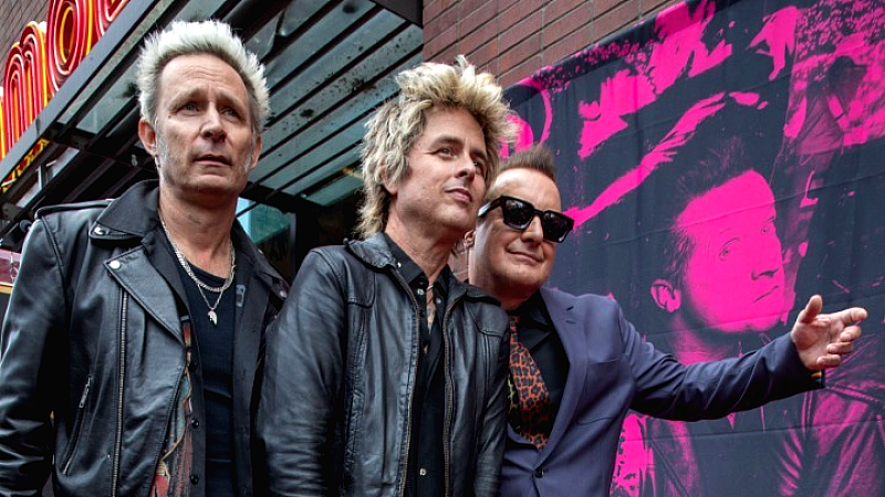 Το «American Idiot» των Green Day ανακηρύσσεται το κορυφαίο ροκ και μέταλ άλμπουμ του 21ου αιώνα στο Ηνωμένο Βασίλειο