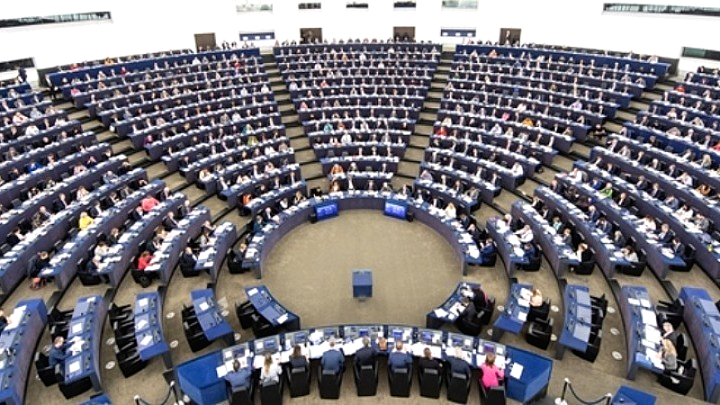 Νέοι κανόνες για τις άδειες οδήγησης από το Ευρωπαϊκό Κοινοβούλιο με στόχο την οδική ασφάλεια