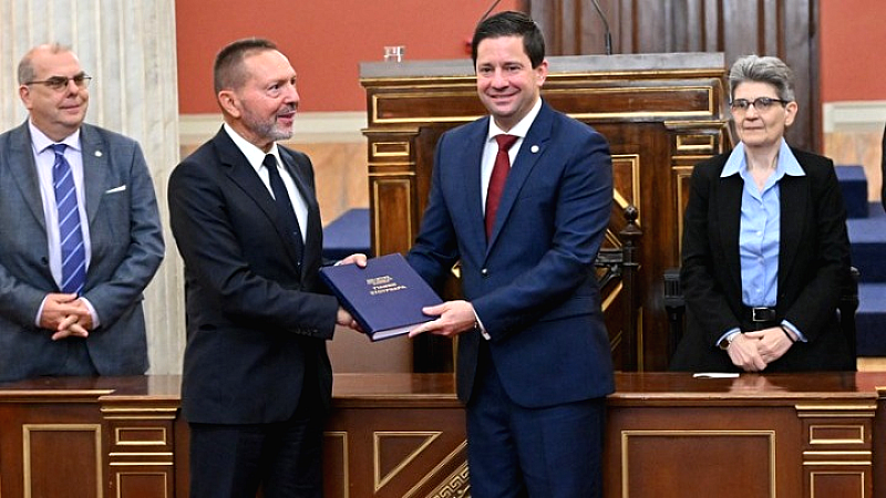 Τιμή στον Γιάννη Στουρνάρα από το Πανεπιστήμιο Αθηνών