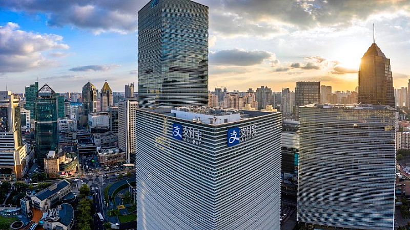 Η Κίνα προγραμματίζει ενίσχυση της πραγματικής οικονομίας μέσω υψηλών χρηματοοικονομικών υπηρεσιών