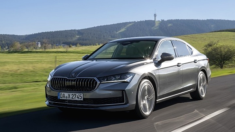 Η Skoda Superb σπάζει το παγκόσμιο ρεκόρ διανύοντας 2831 χλμ. με ένα γέμισμα