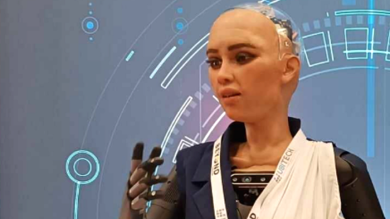 Η Sophia the Robot επιστρέφει στο PHARMA point 2025 για να εξερευνήσει την τεχνητή νοημοσύνη στον φαρμακευτικό τομέα