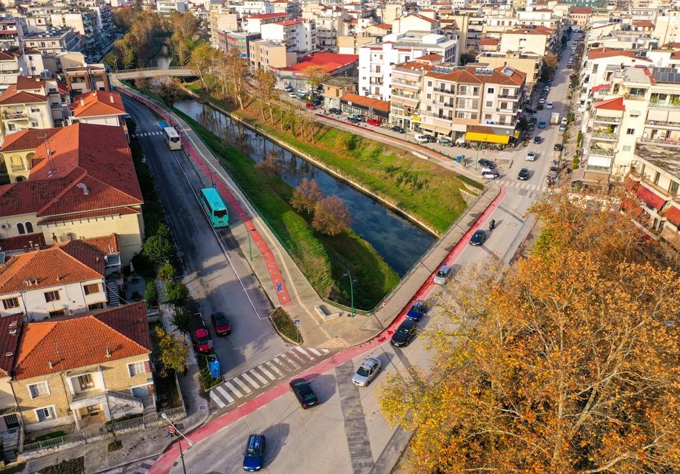 Απόφαση ορόσημο για τη δημοτική αρχή: Απαγόρευση τραπεζοκαθισμάτων στις όχθες του Ληθαίου ποταμού