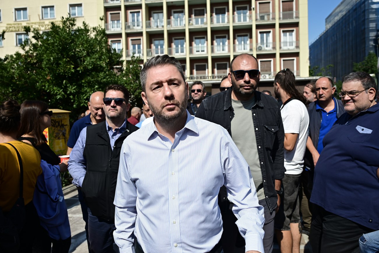 Στην απεργιακή συγκέντρωση ο Ανδρουλάκης: Επιτακτική ανάγκη να σταματήσει η πολιτική κοροϊδία