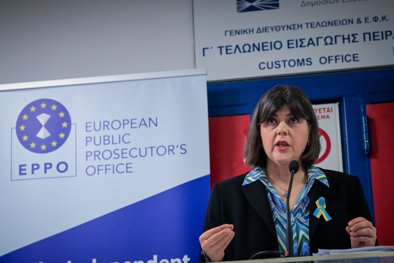 Κίνημα Δημοκρατίας: Η Λάουρα Κοβέσι καταγγέλλει τα εμπόδια της κυβέρνησης Μητσοτάκη στη Δικαιοσύνη