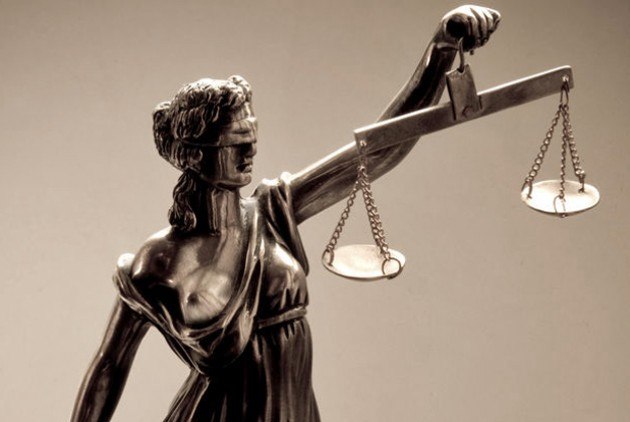 Το νομικό παράδοξο που προστατεύει υπουργούς από τη Δικαιοσύνη: Ο ρόλος του άρθρου 86 στις υποθέσεις ΟΠΕΚΕΠΕ και Τέμπη
