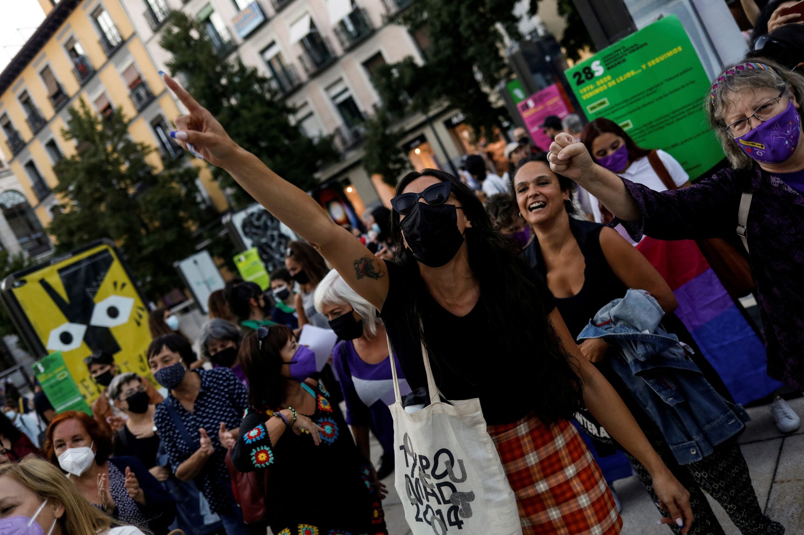 Η Ισπανία προσπαθεί να κατοχυρώσει την άμβλωση ως συνταγματικό δικαίωμα